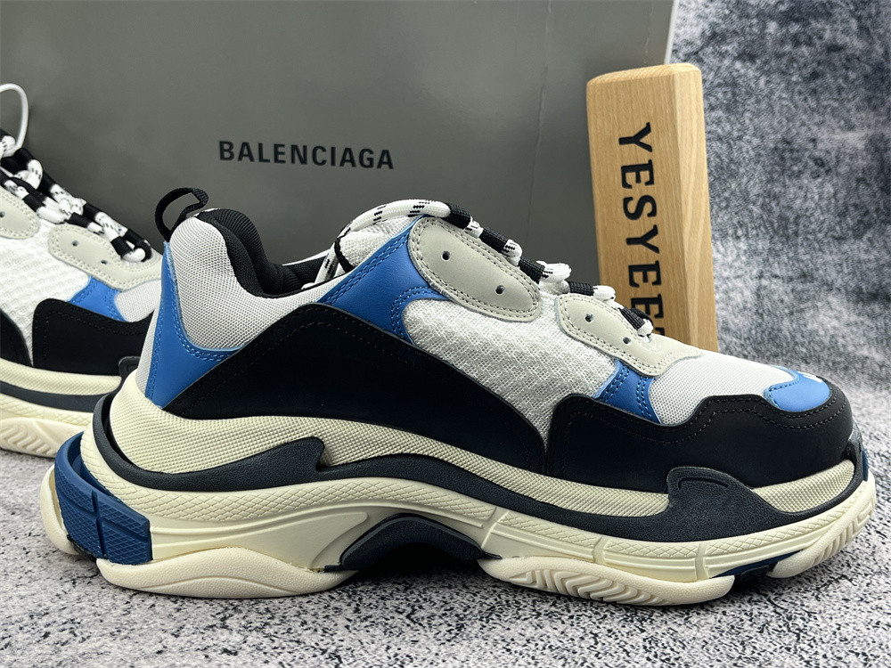 UA TRIPLE S CLEAR SOLE WHITE BRILLIANT BLUE