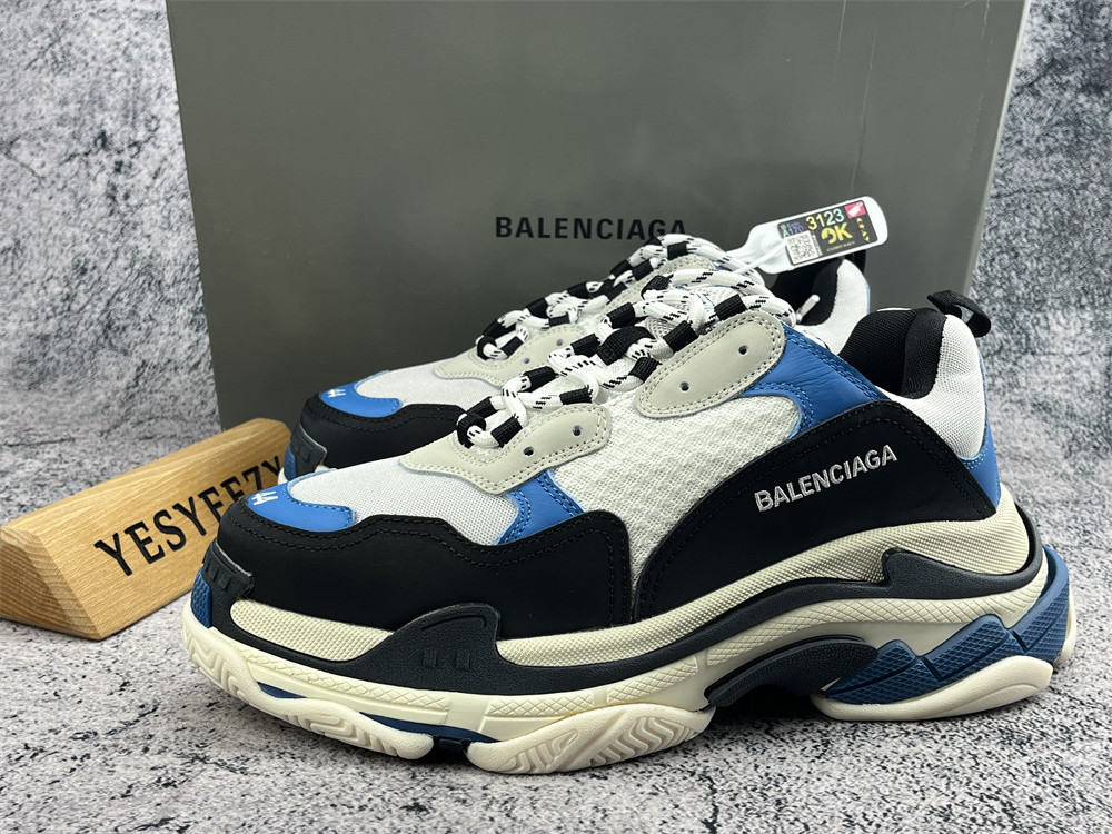 UA TRIPLE S CLEAR SOLE WHITE BRILLIANT BLUE