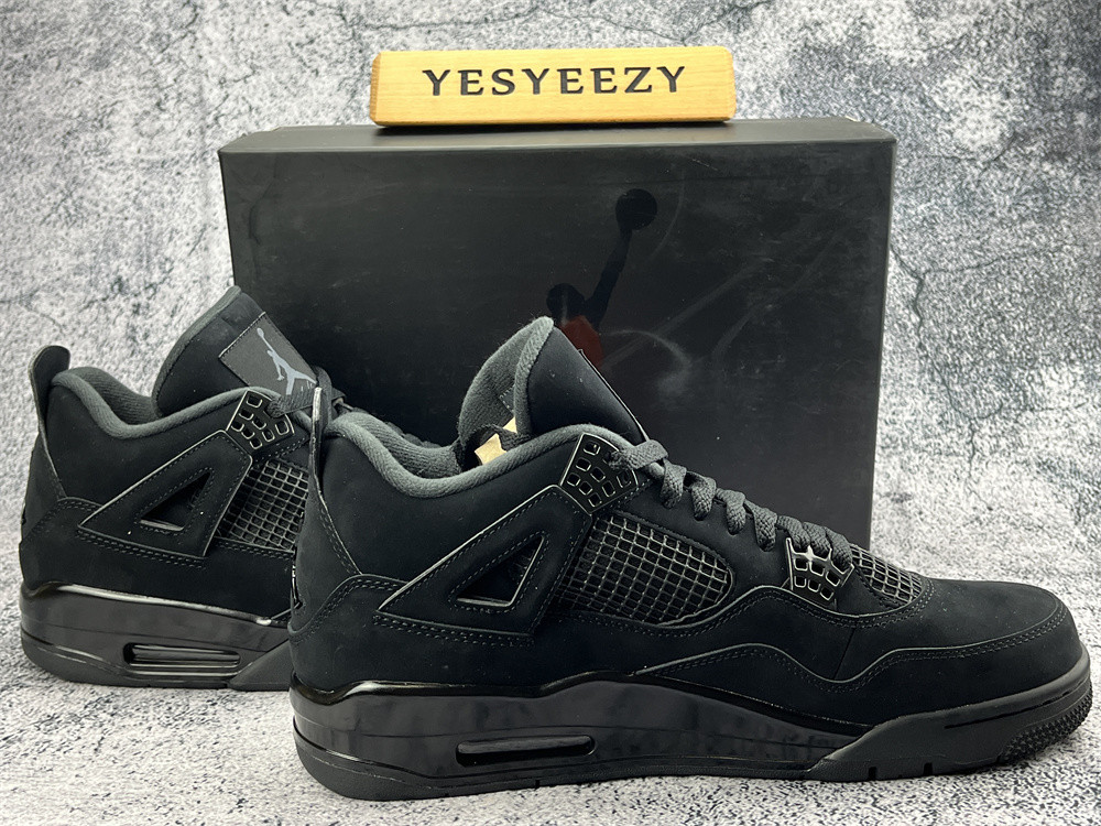 UA AIR JORDAN 4 RETRO 