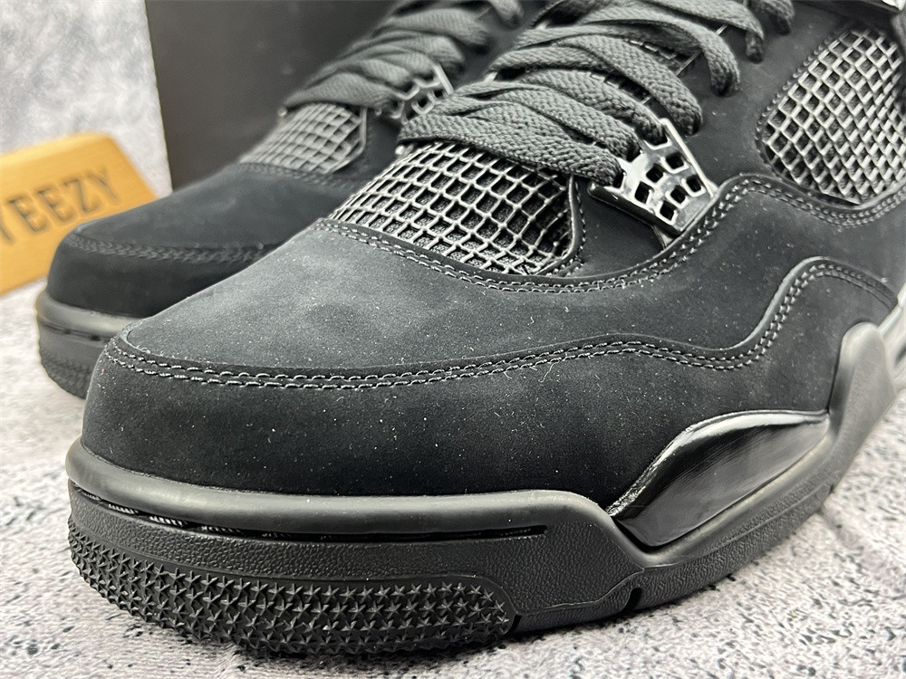 UA AIR JORDAN 4 RETRO 