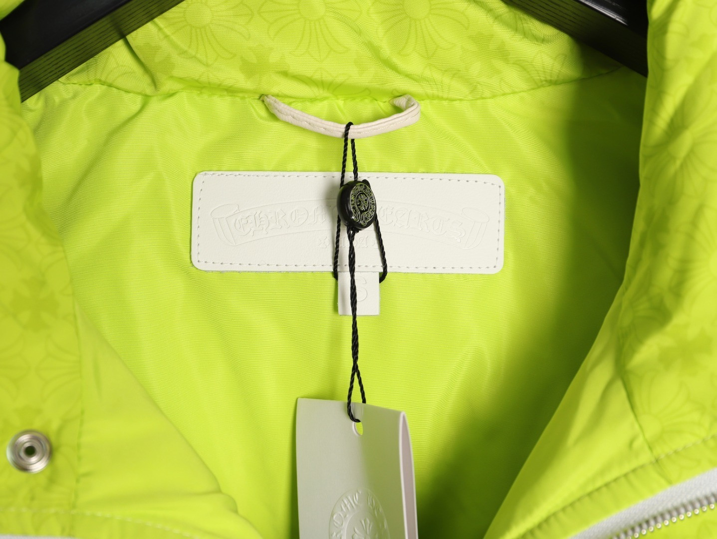 Ch*0me He**ts short puffer jacket
