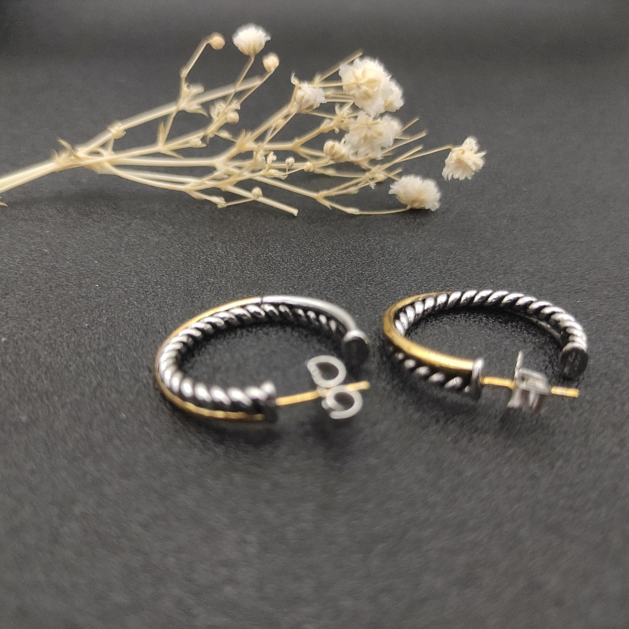 dau1d Yvrm*n lemniscate earrings(inner diameter about 2cm)