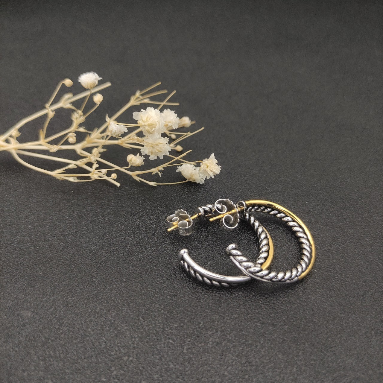 dau1d Yvrm*n lemniscate earrings(inner diameter about 2cm)