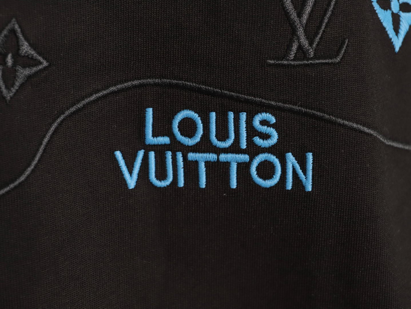 L0vis Vvtt0n 25Fw Long-sleeved T-shirt