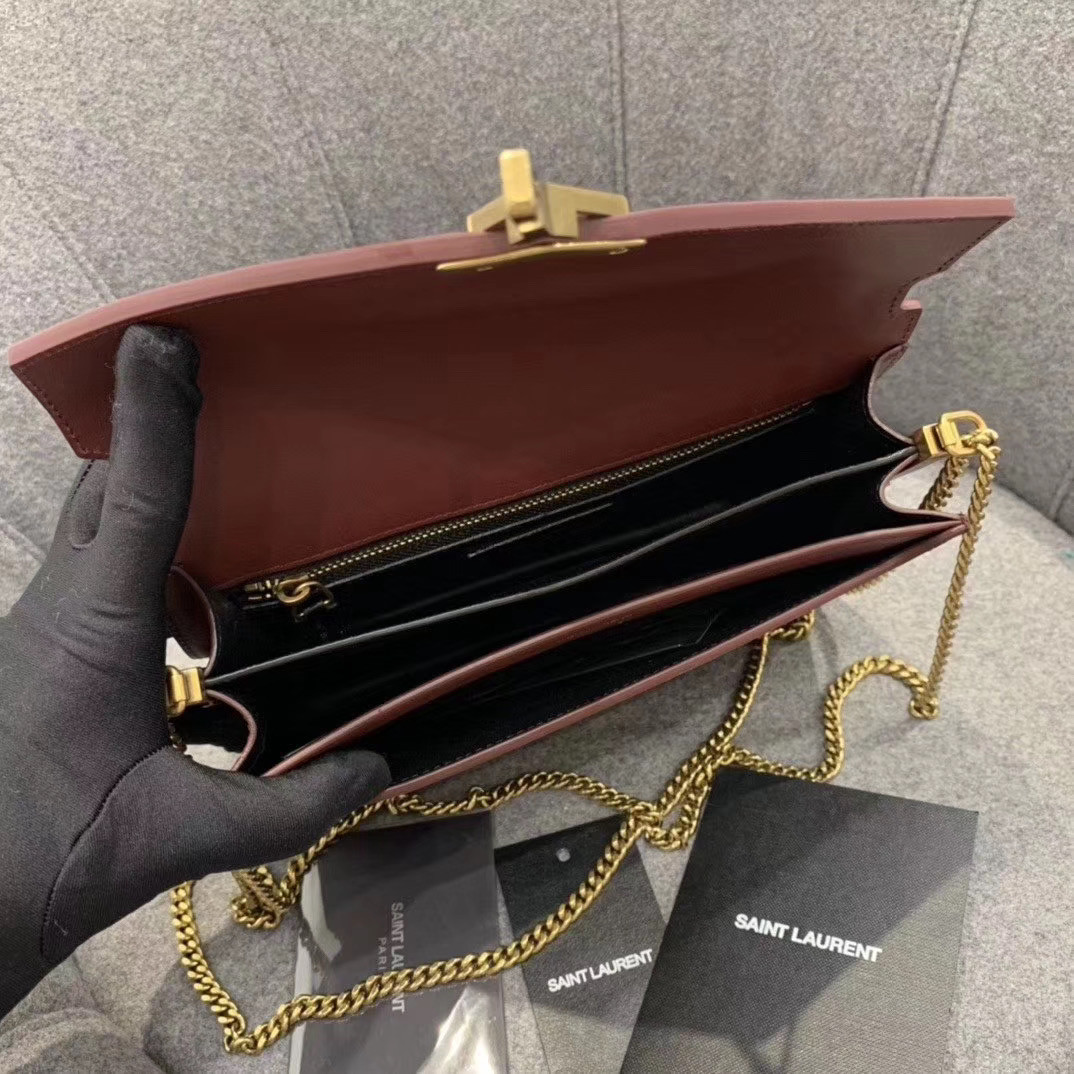 Y51 Cassandra Monogra Clasp Bag
