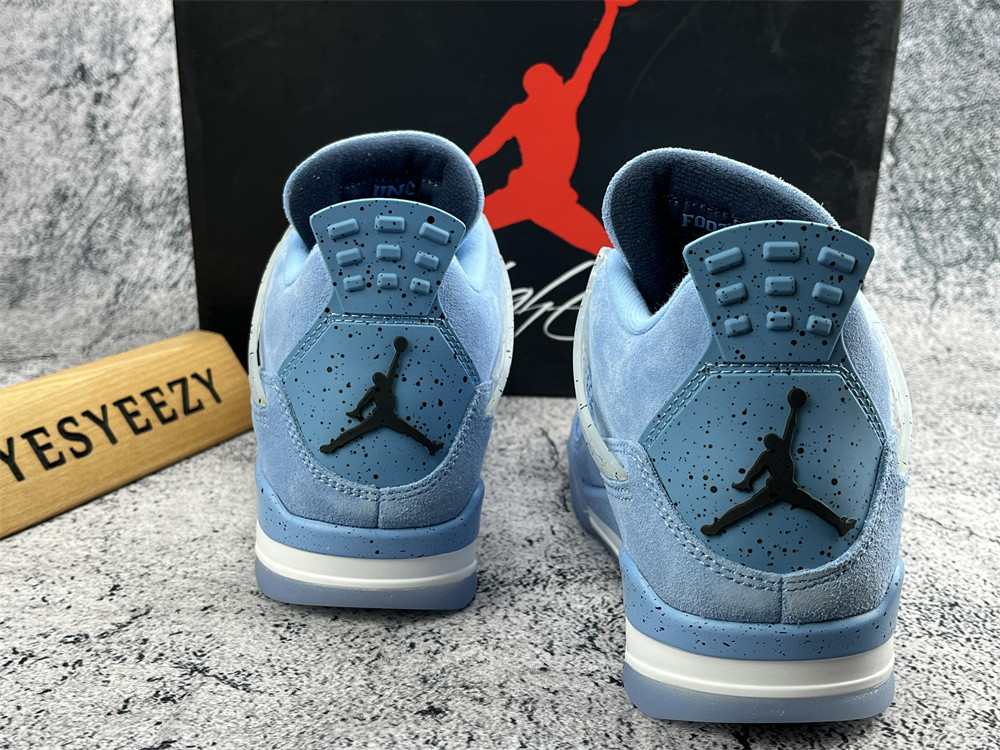 UA AIR JORDAN 4 RETRO 