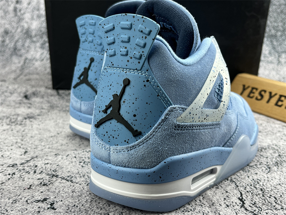 UA AIR JORDAN 4 RETRO 