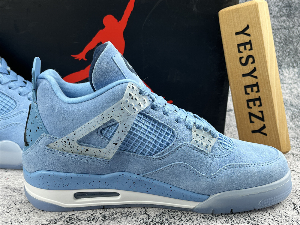 UA AIR JORDAN 4 RETRO 
