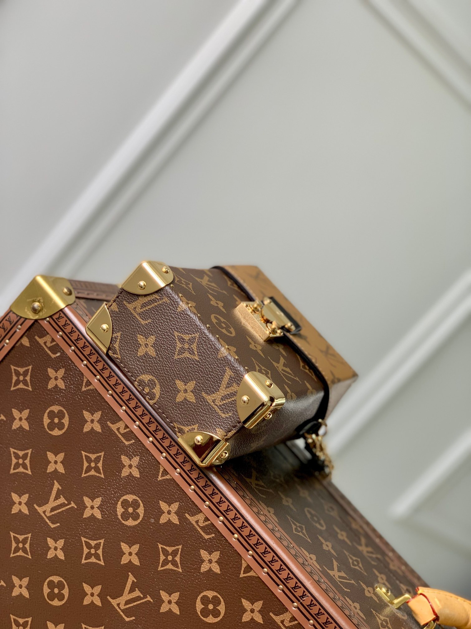 LV Camera Box M82465