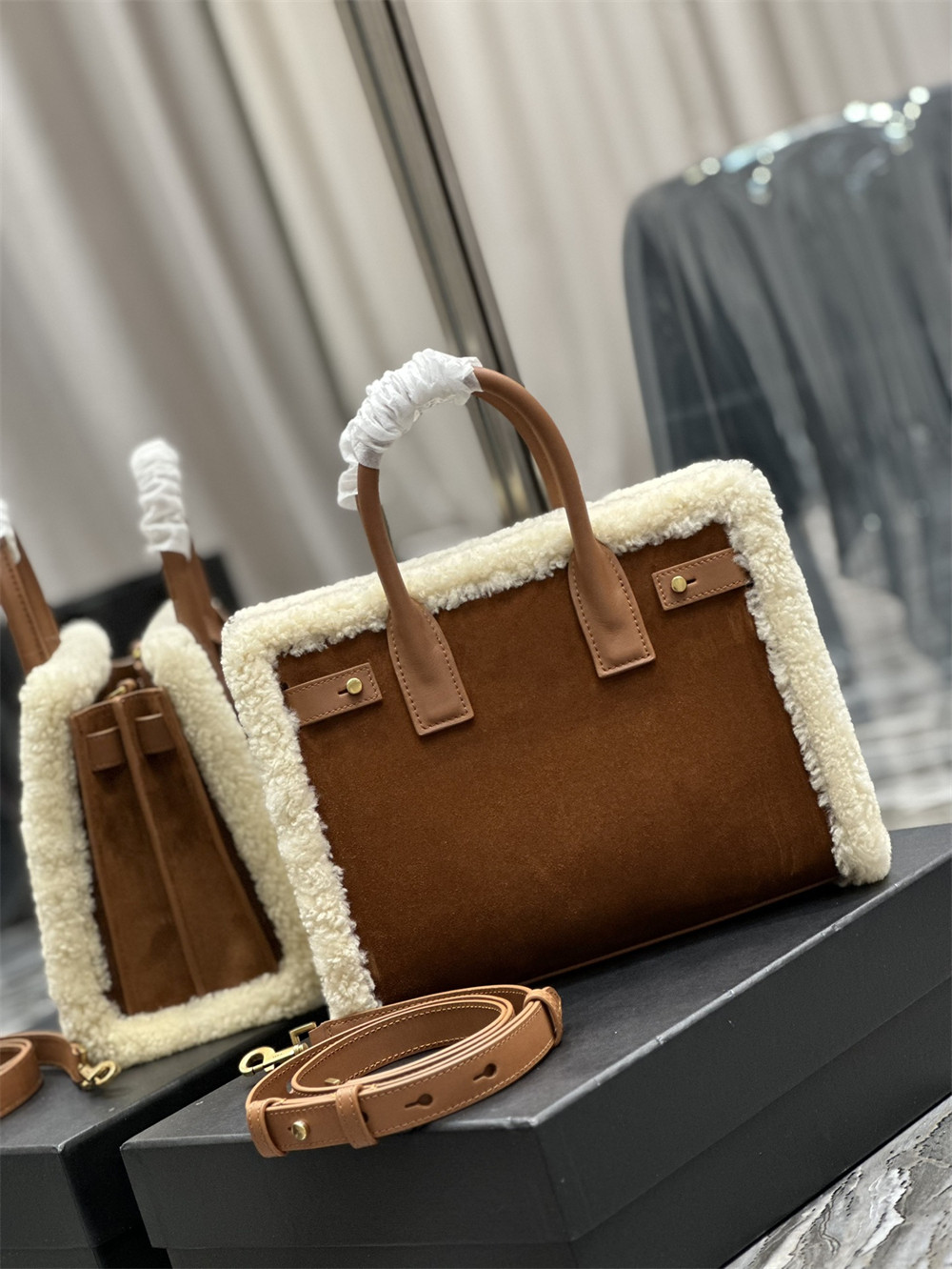 Y51 SAC DE JOUR S*pPLE SAMLL IN SUEDE AND SHEARLING DARK CIGAR AND NATURAL BEIGE