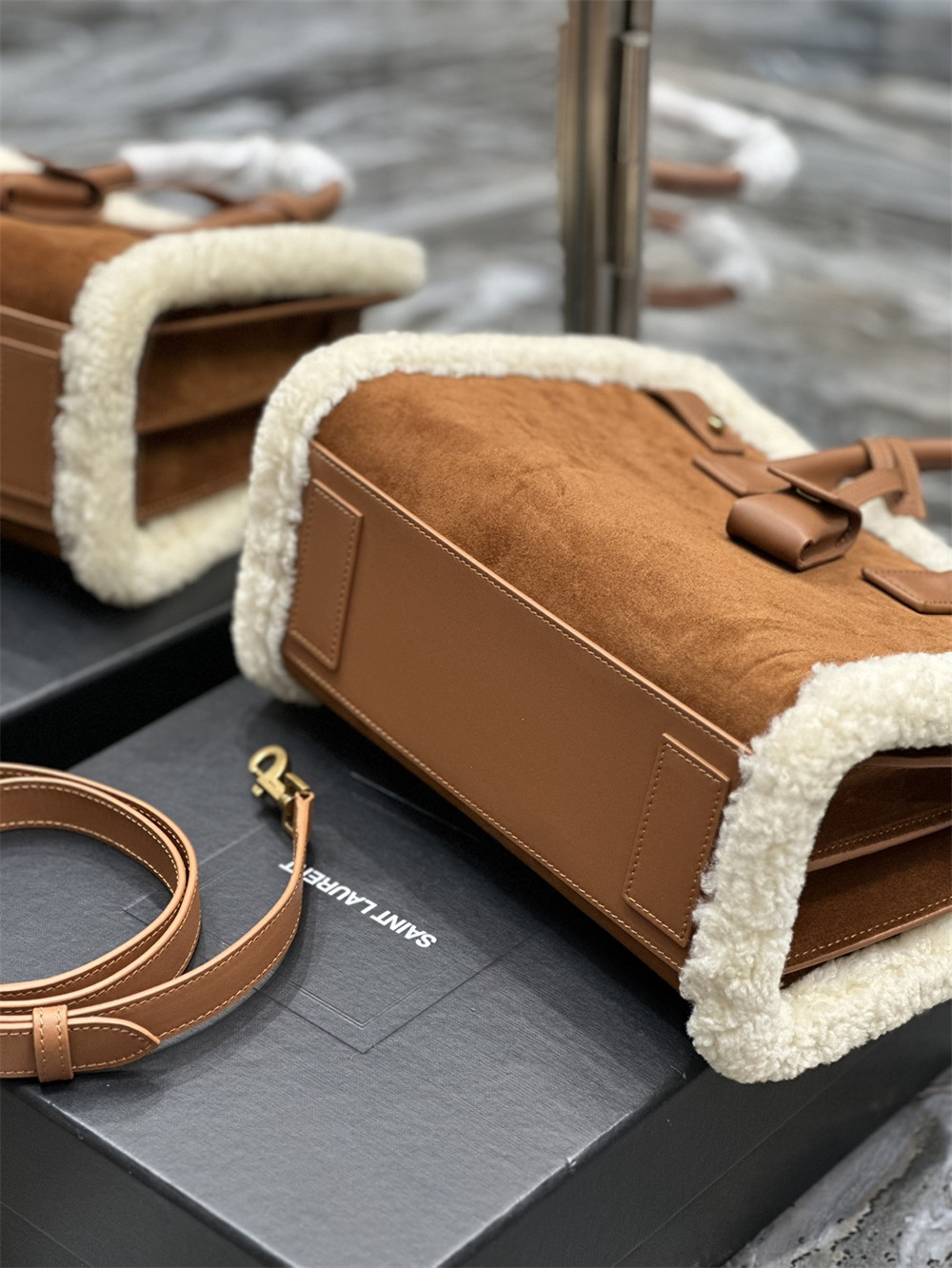 Y51 SAC DE JOUR S*pPLE SAMLL IN SUEDE AND SHEARLING DARK CIGAR AND NATURAL BEIGE