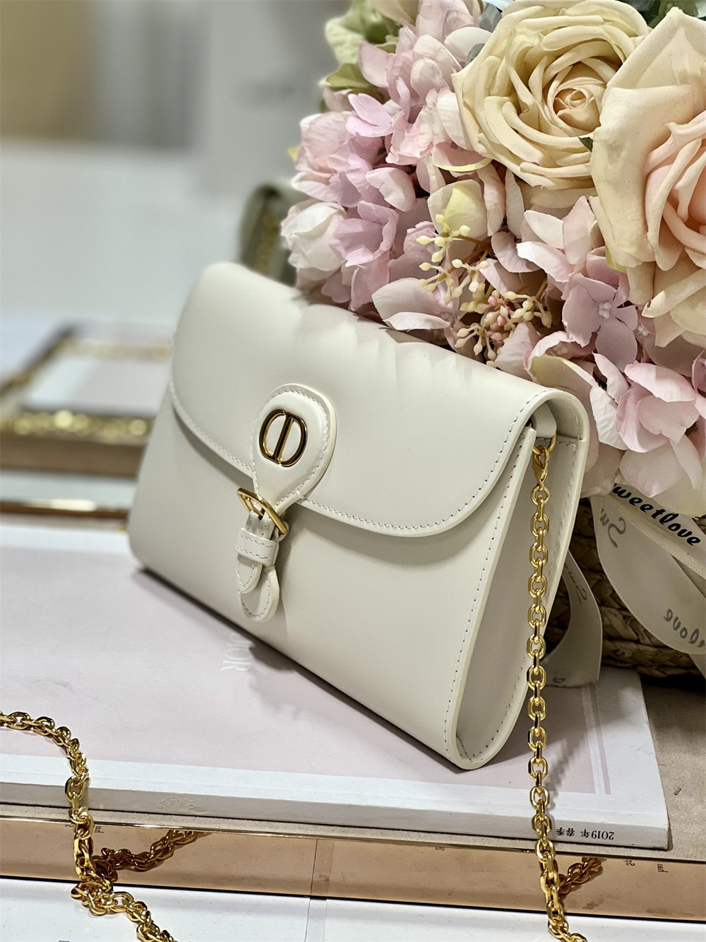 D10r BOBBY EAST-WEST POUCH WITH CHAIN Latte Smooth Calfskin White