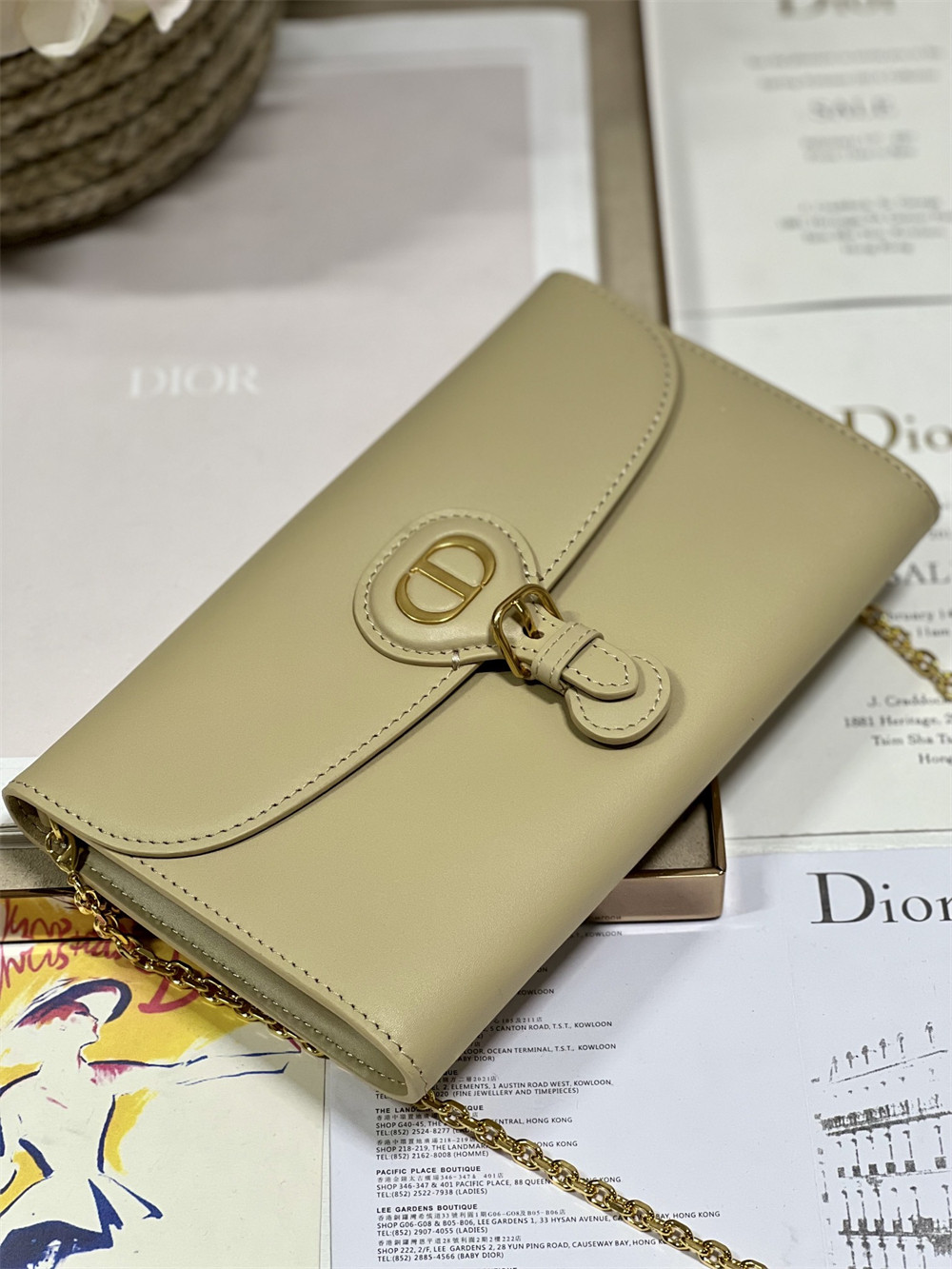 D10r BOBBY EAST-WEST POUCH WITH CHAIN Latte Smooth Calfskin Apricot