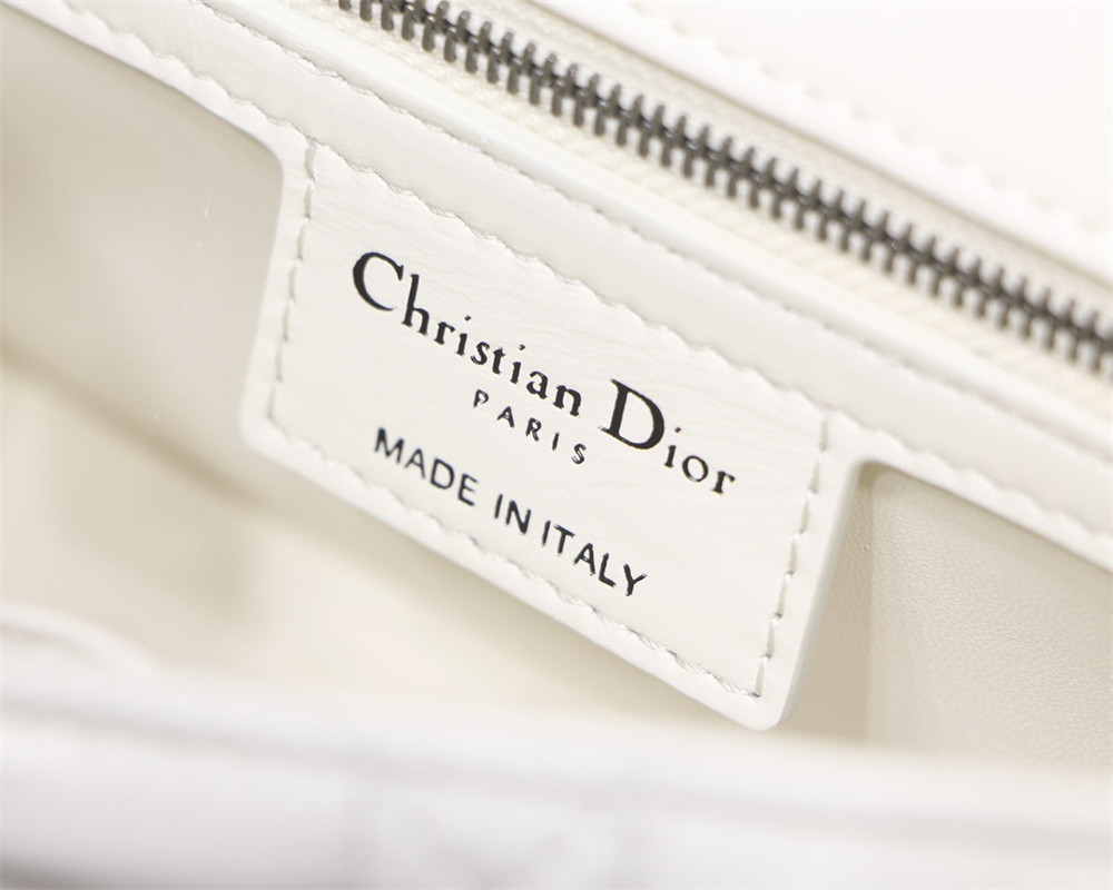 SMALL D10r CARO BAG Ivory S*pple Cannage Calfskin With Silver Hardware 20 x 12 x 7 cm