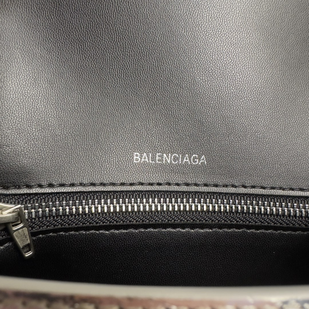 Ba1en*iaga WOMEN