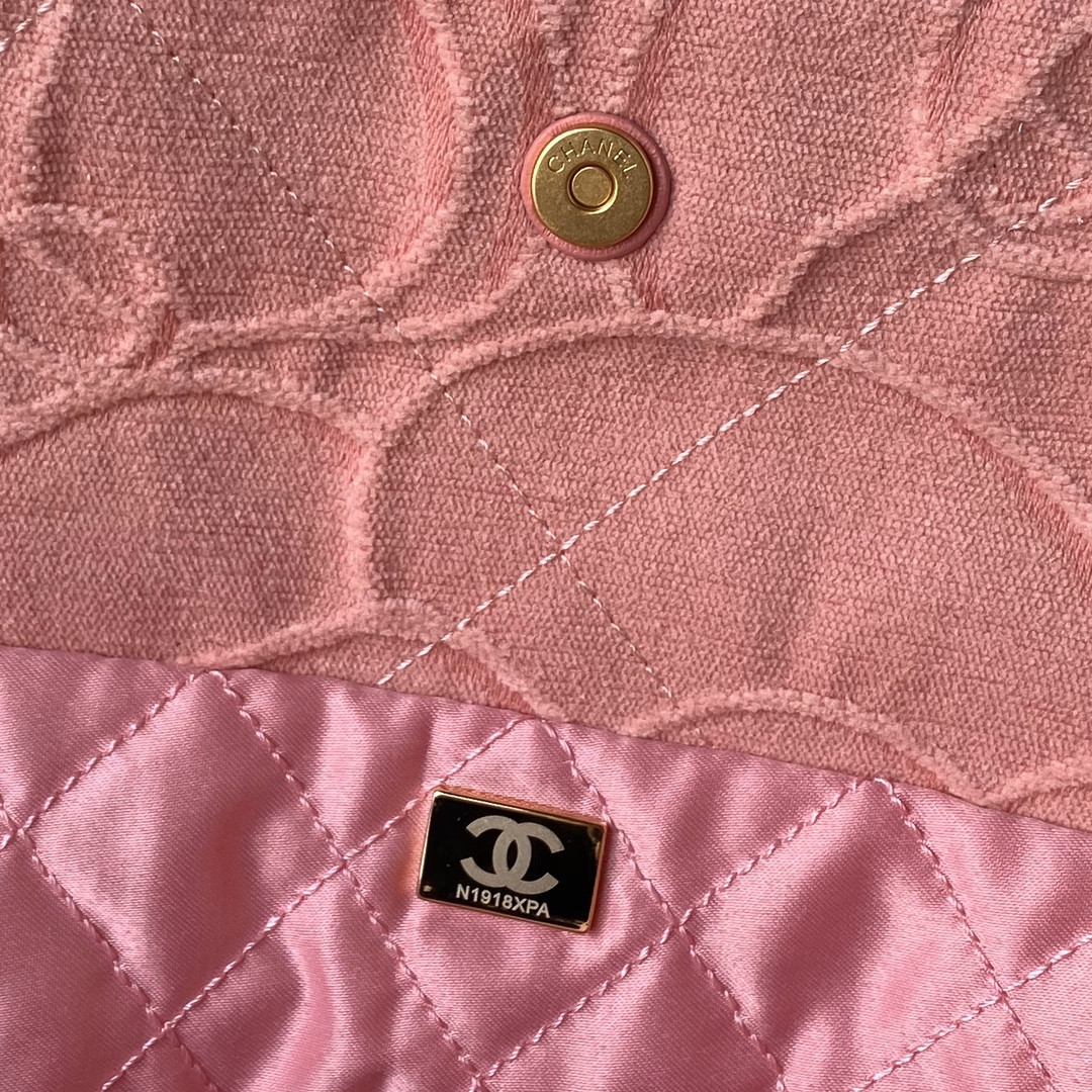 Ch**el 22 HANDBAG velvet pink 15.2×16.4×3.1 in