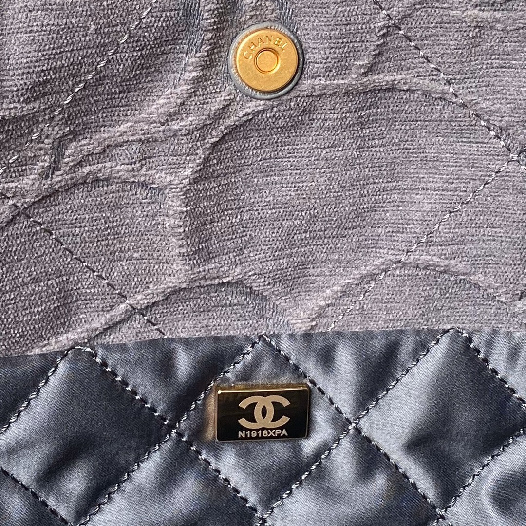 Ch**el 22 SMALL HANDBAG velvet GREY 13.7×14.4×2.7 in
