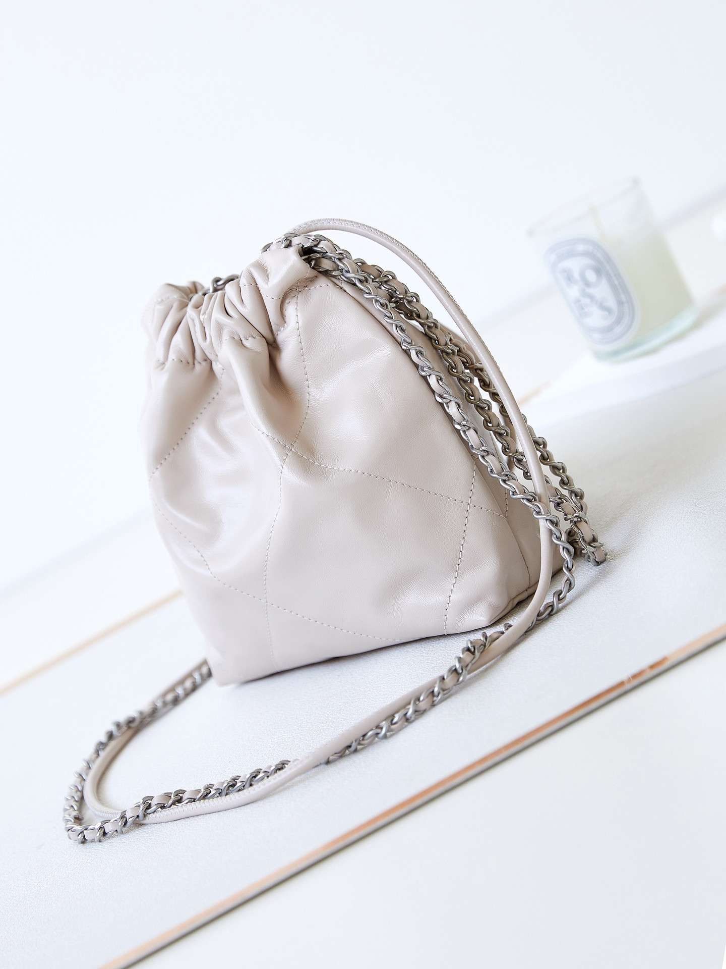 Ch**el 22 MINI HANDBAG Shiny Calfskin Apricot 7.8 × 7.4 × 2.3 in