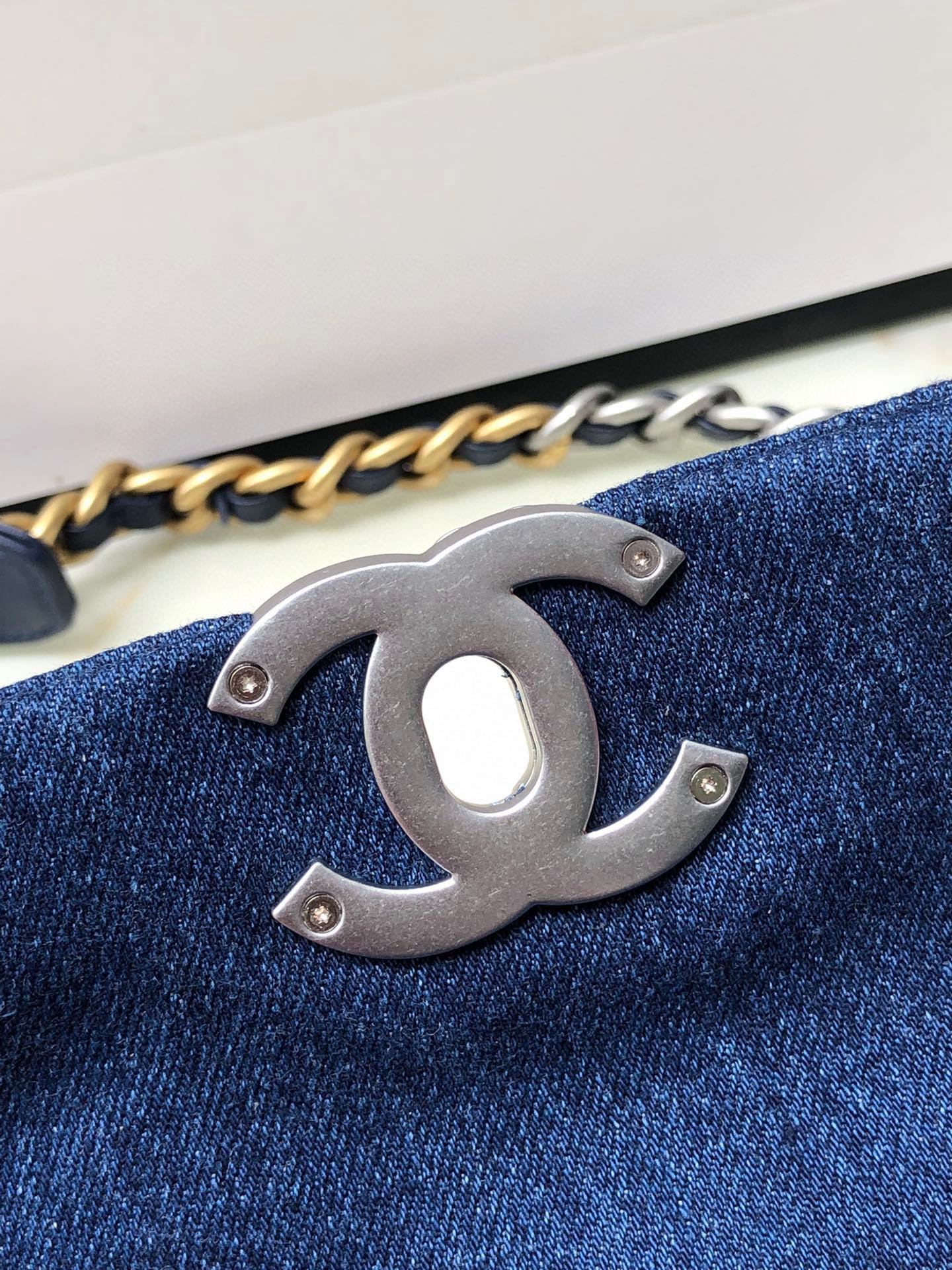 Ch**el 19 HANDBAG, Gold-Tone, Silver-Tone & Ruthenium-Finish Metal Navy 6.2 × 10.1 × 3.5 in