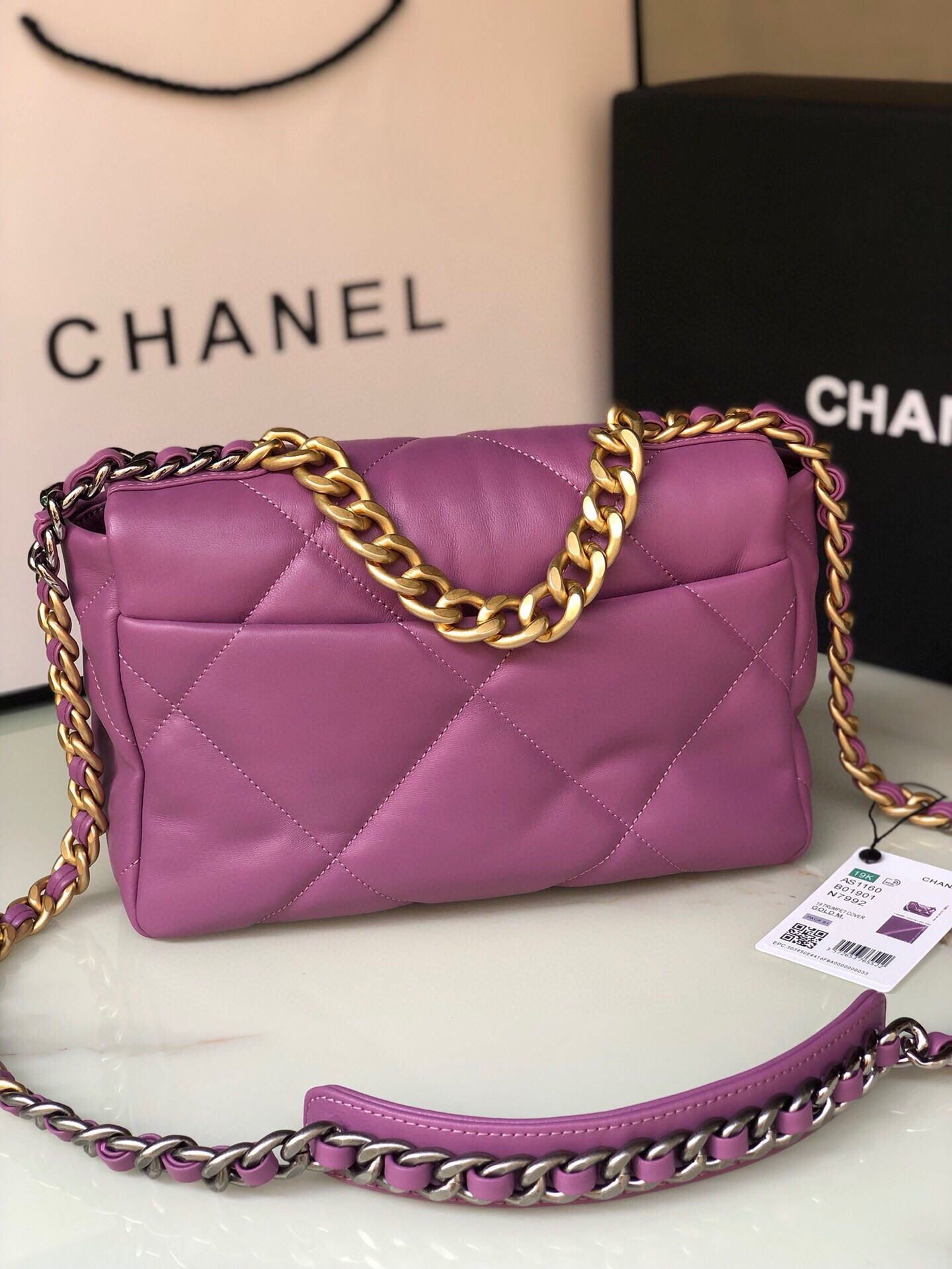 Ch**el 19 HANDBAG Shiny Leather, Gold-Tone, Silver-Tone & Ruthenium-Finish Metal Purple 6.2 × 10.1 × 3.5 in