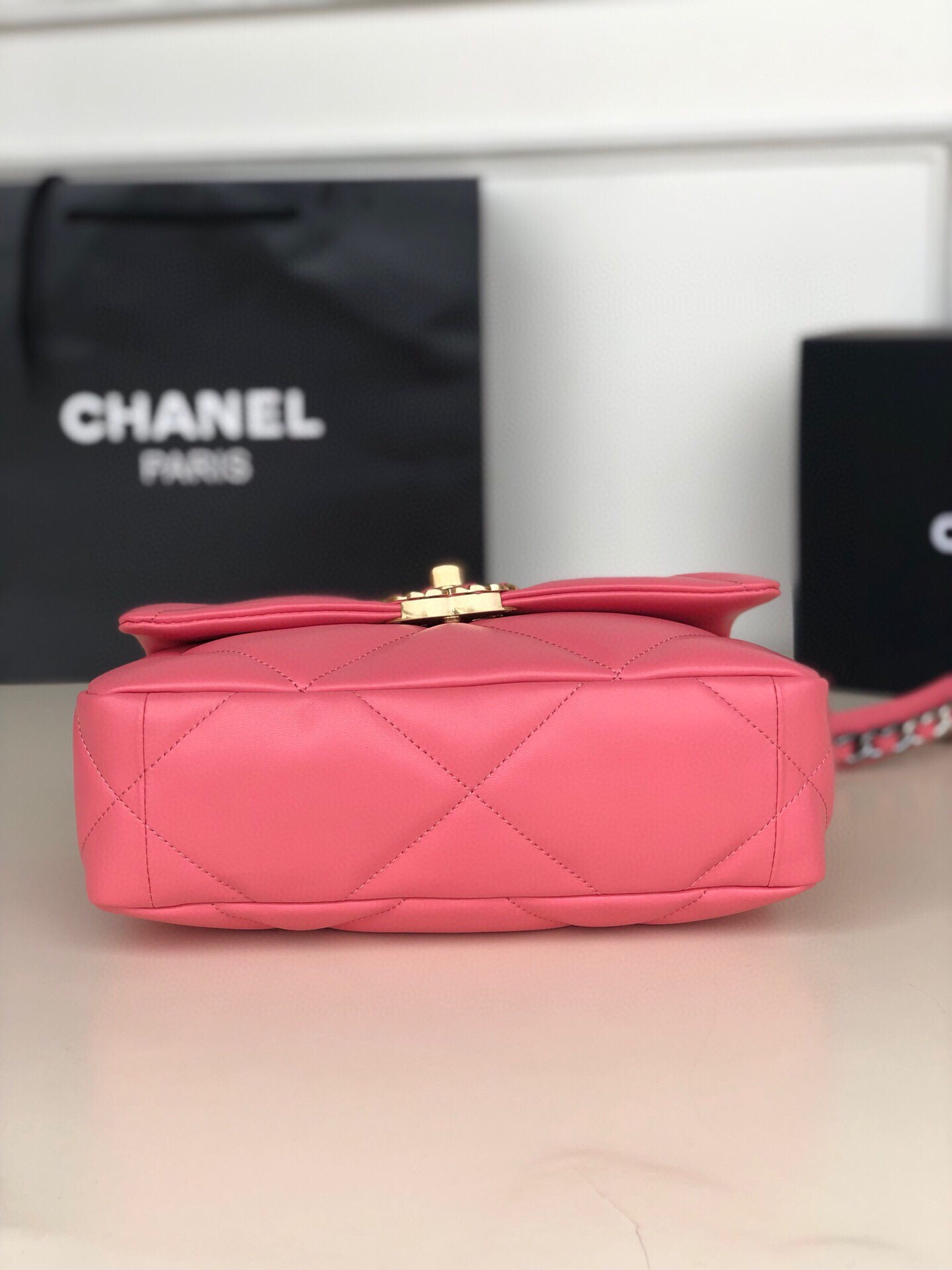 Ch**el 19 HANDBAG Shiny Leather, Gold-Tone, Silver-Tone & Ruthenium-Finish Metal Pink 6.2 × 10.1 × 3.5 in