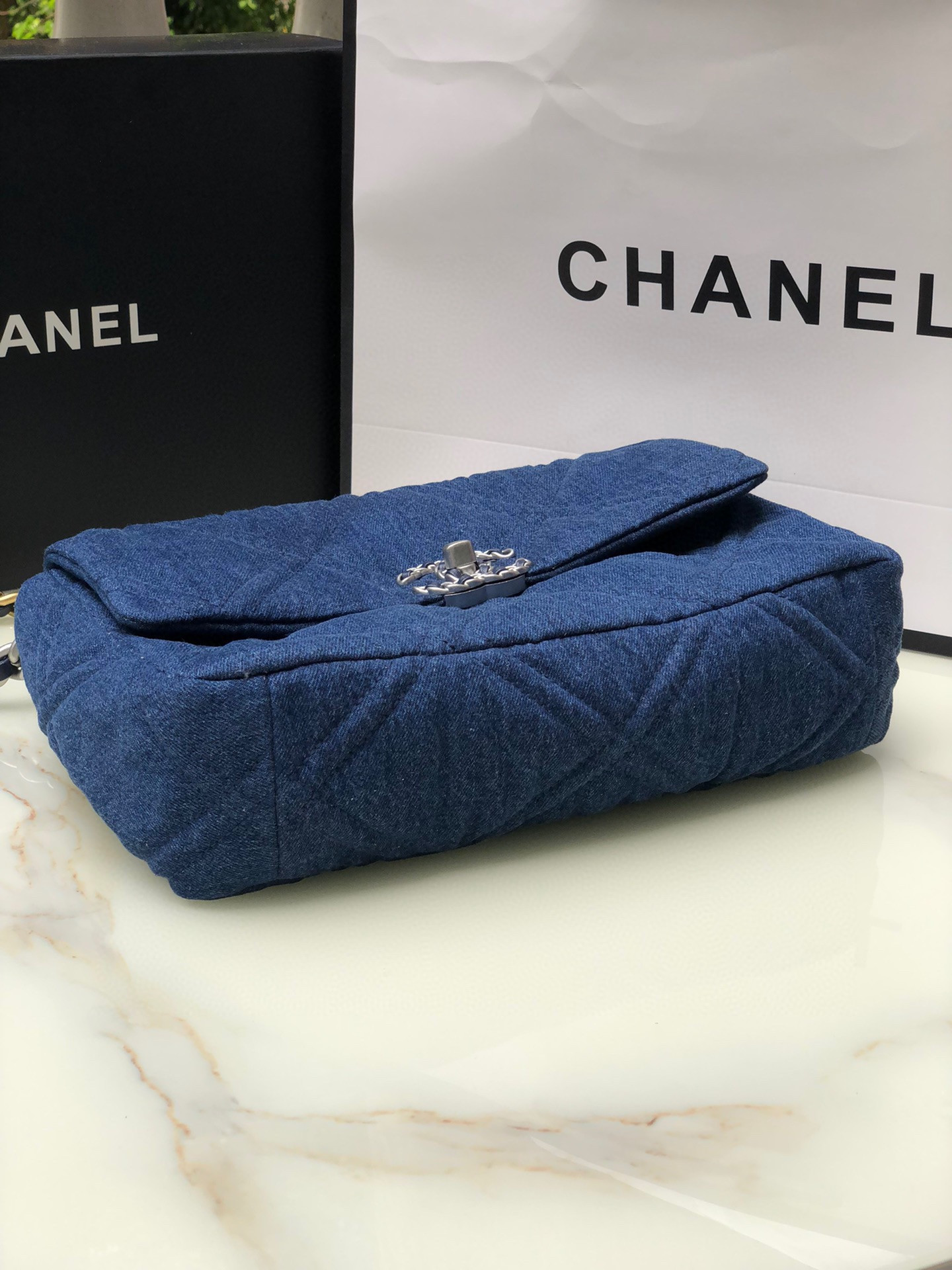 Ch**el 19 LARGE HANDBAG, Gold-Tone, Silver-Tone & Ruthenium-Finish Metal Blue 7.8 × 11.7 × 3.9 in