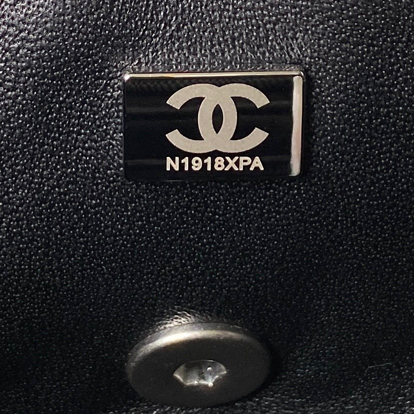Ch**el MINI FLAP BAG 4.7 × 7.8 × 2.3 in
