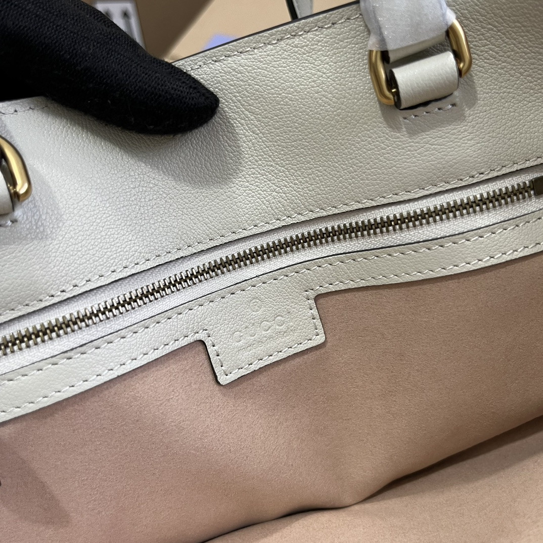 Gvc*1 DIANA MEDIUM TOTE BAG White 31W x 27H x 15D CM