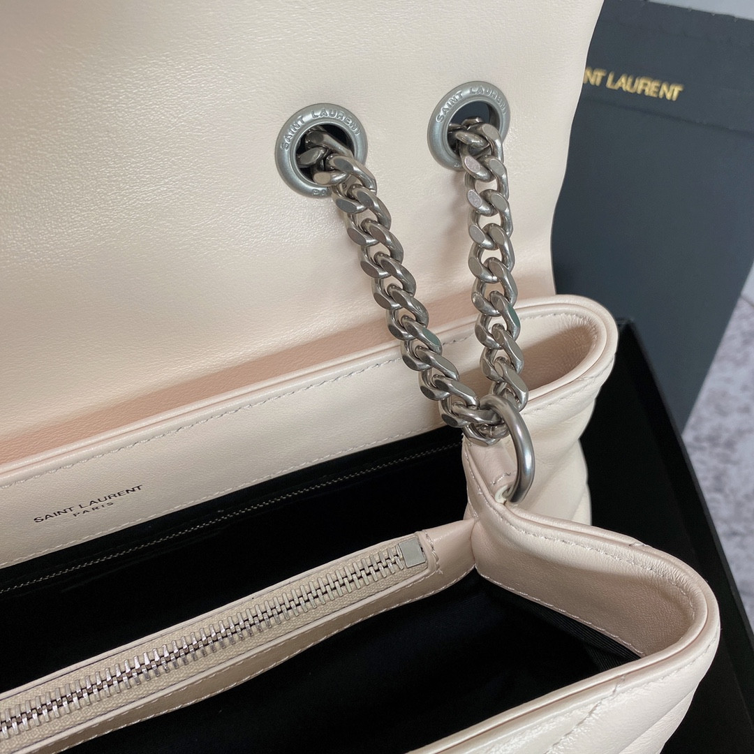 Y51 LOULOU MEDIUM IN QUILTED LEATHER BLANC VINTAGE SILVER 12.5 X 8.6 X 3.5 INCHES
