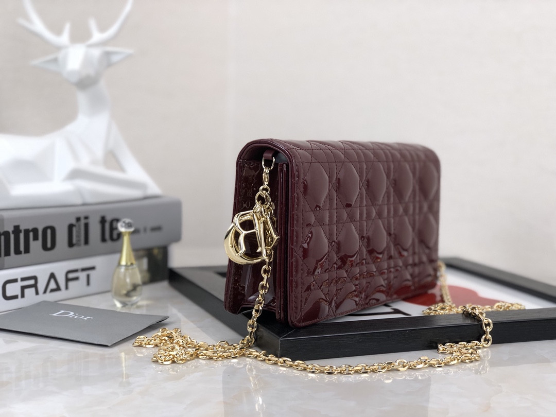 Lady D10r Pouch Red Patent Cannage Calfskin 8.5 x 4.5 x 1 inches