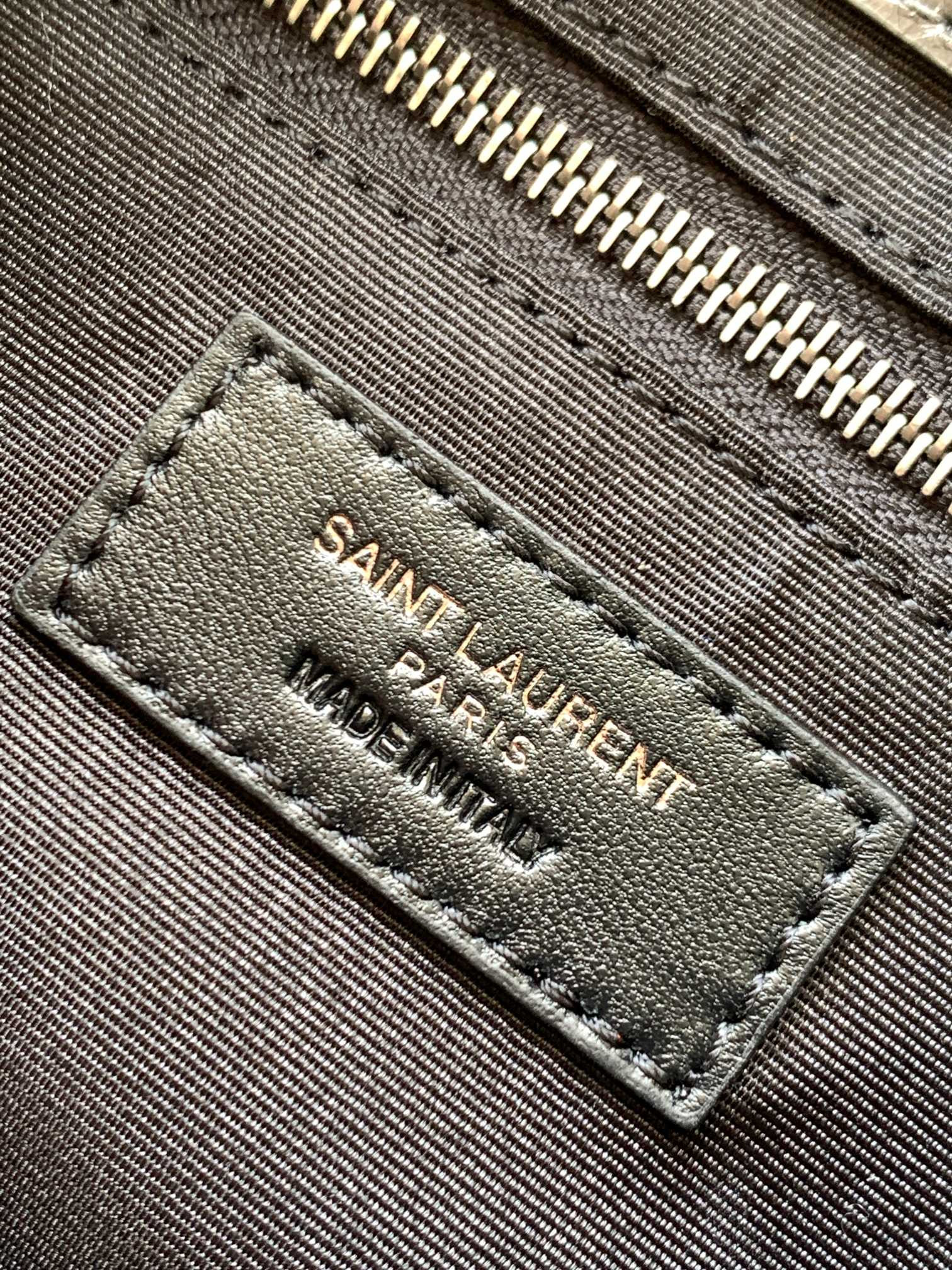 Y51 NIKI CHAIN WALLET IN SHINY LEATHER GRAY 19 x 15 x 6 CM