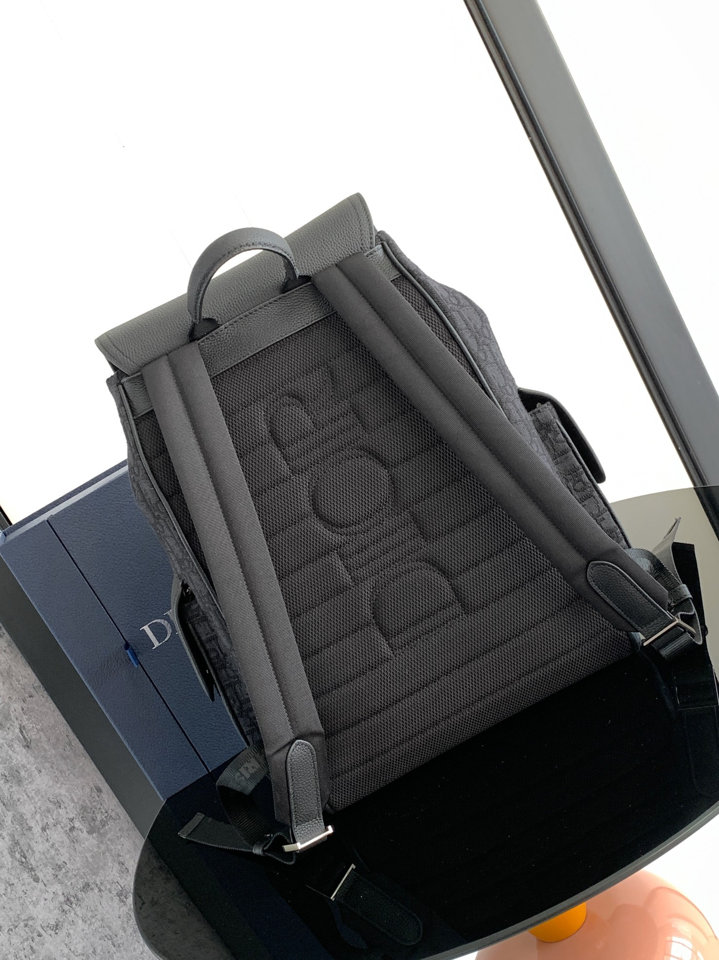 D10r Saddle Backpack 10.5 x 16 x 5.5 inches
