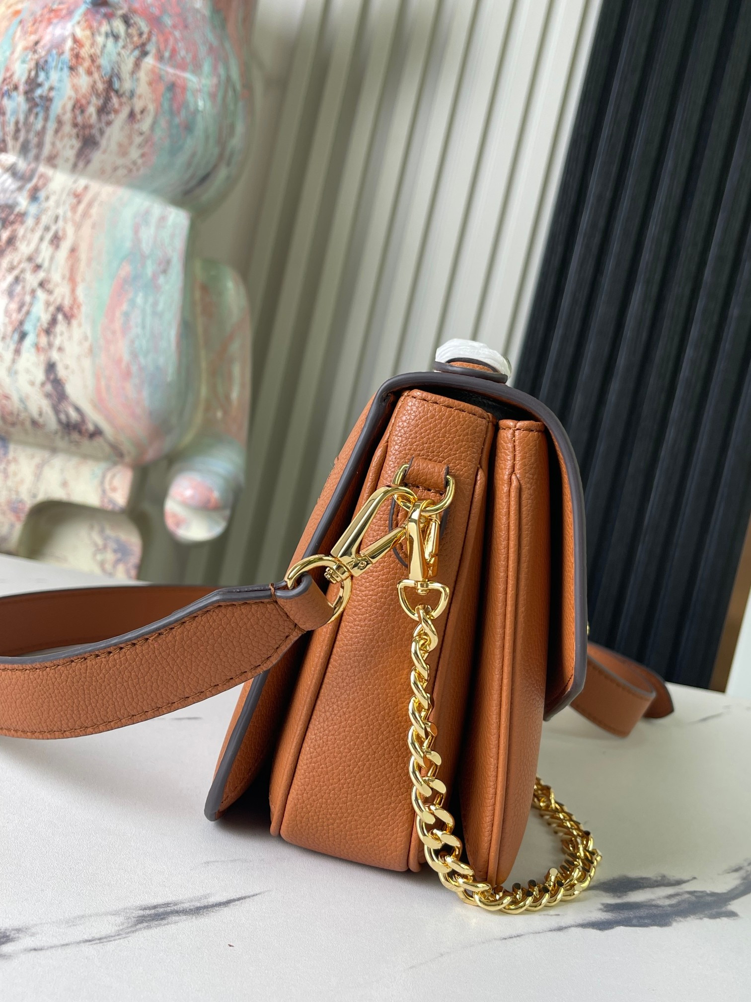 lv m22952  oxF0rd 8.7 x 6.3 x 3.7 inches