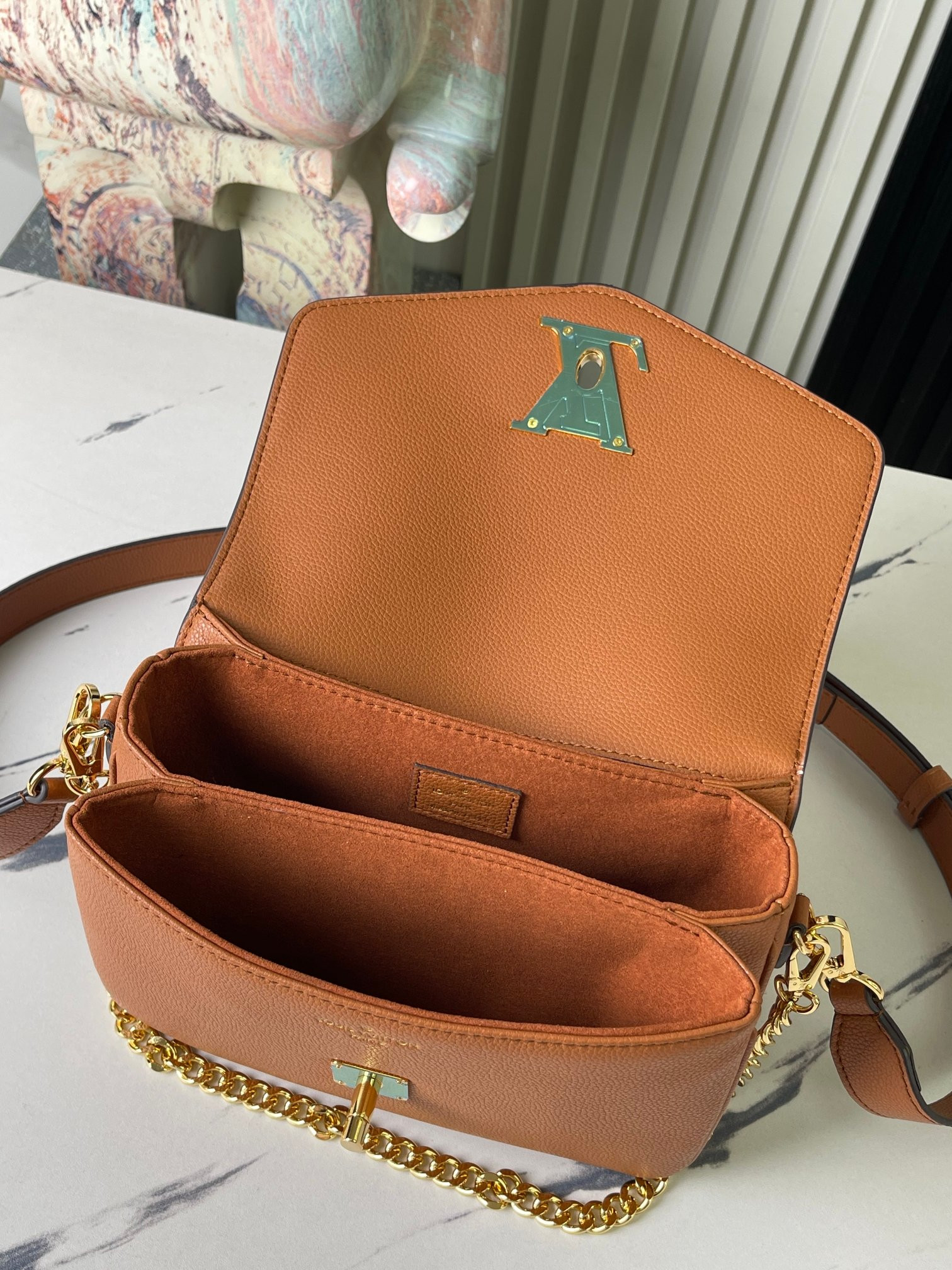 lv m22952  oxF0rd 8.7 x 6.3 x 3.7 inches