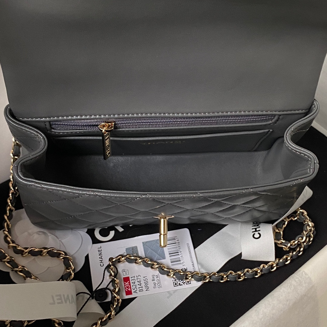 Ch**el Mini Classic Handbag With Top Handle 12 × 20 × 6 cm