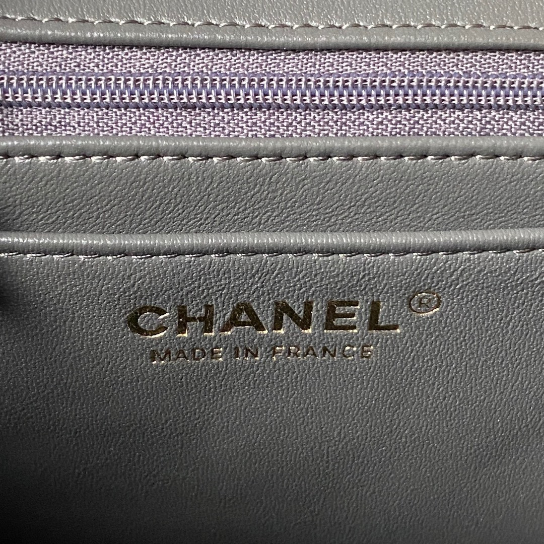 Ch**el Mini Classic Handbag With Top Handle 12 × 20 × 6 cm