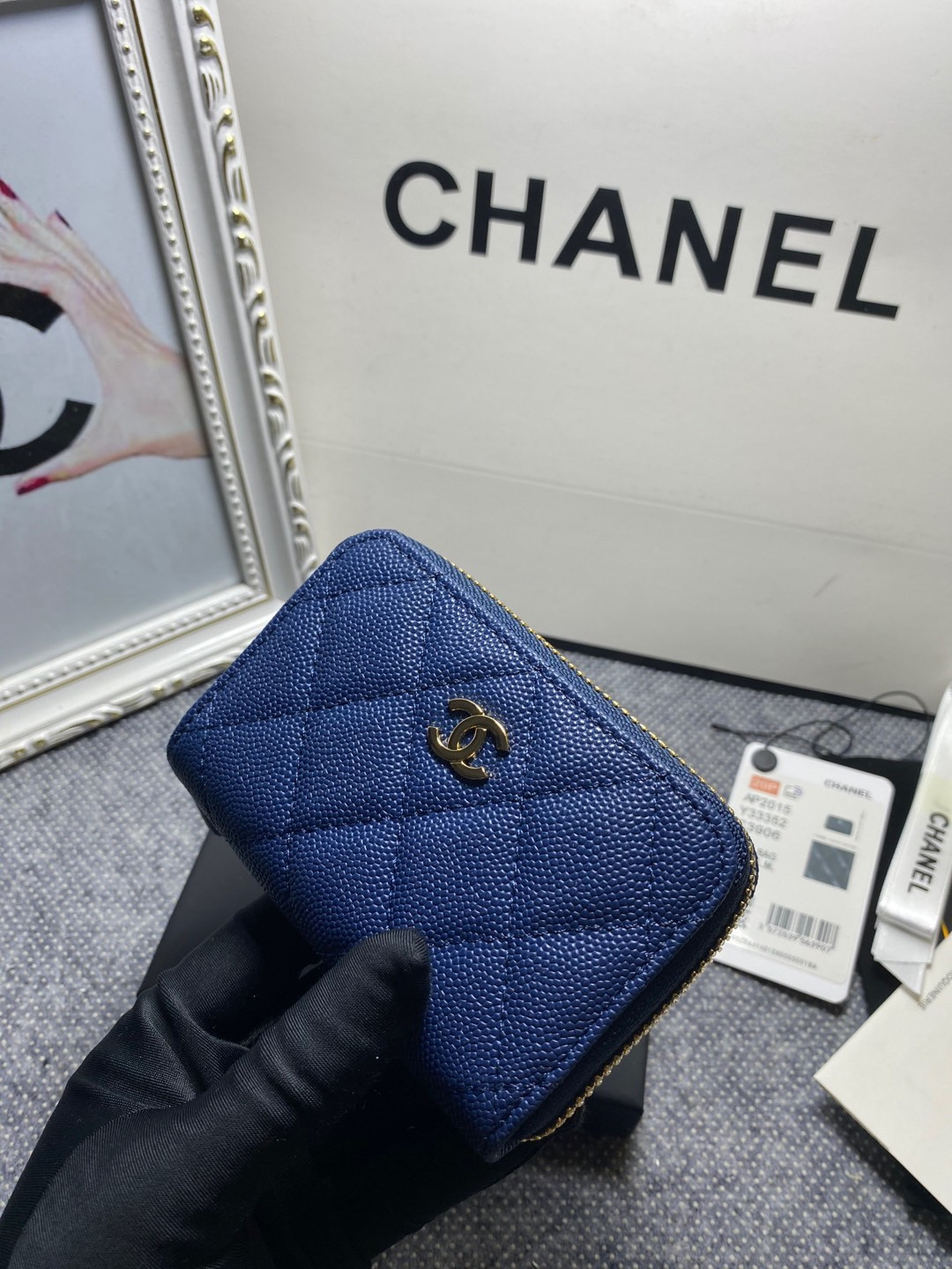 Ch**el ZIPPED COIN PURSE 7.5x 11x 2.5cm