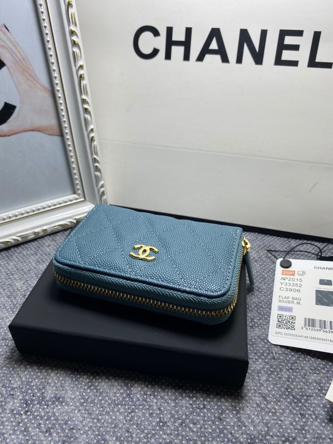 Ch**el zipped coin purse 7.5x 11x 2.5cm