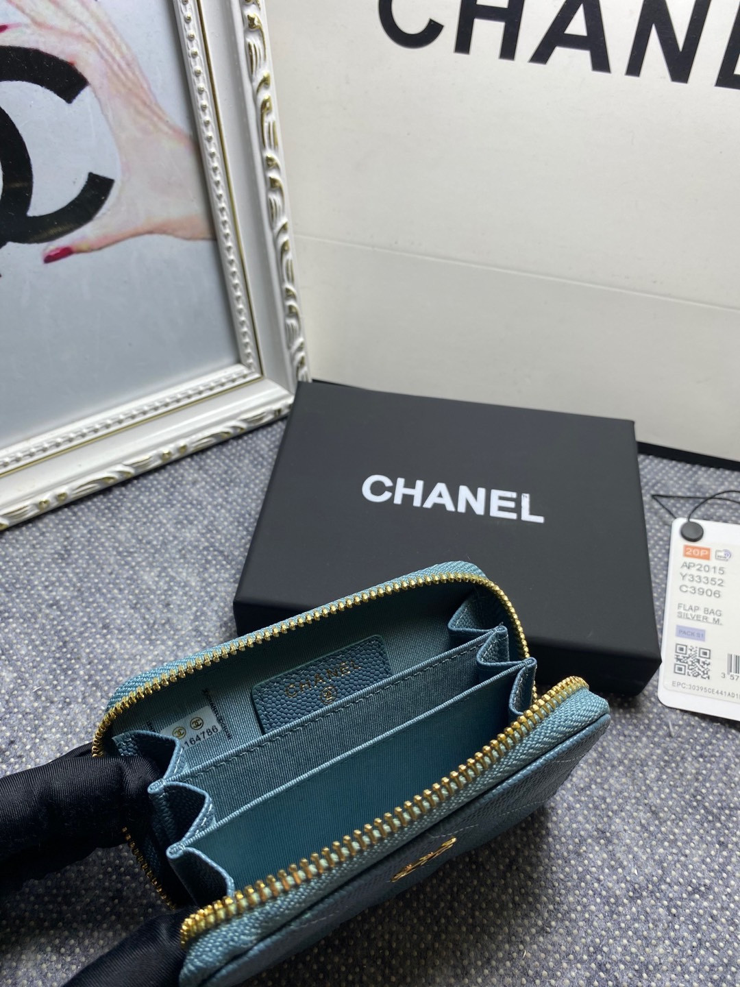 Ch**el zipped coin purse 7.5x 11x 2.5cm
