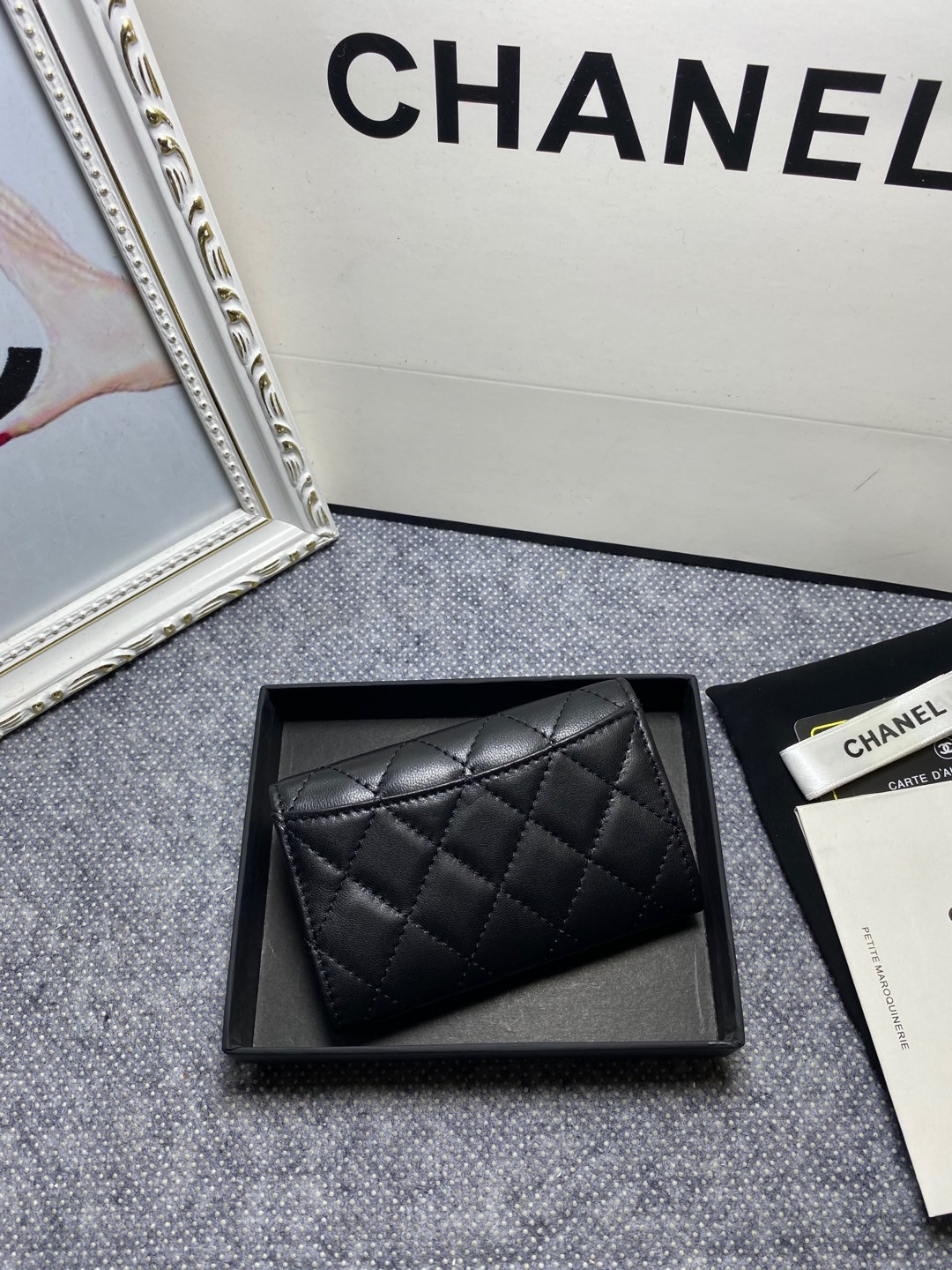 Ch**el card holder 11.3 x 7.5 x 2.5 cm