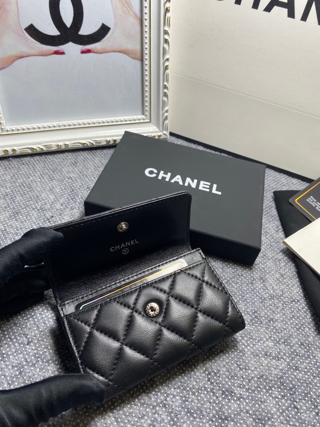 Ch**el card holder 11.3 x 7.5 x 2.5 cm