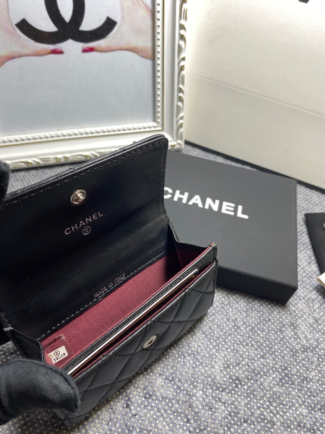 Ch**el card holder 11.3 x 7.5 x 2.5 cm