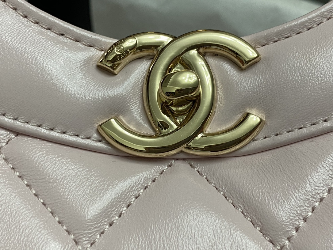 Ch**el  SHOPPING BAG Shiny Lambskin & Gold-Tone Metal 35x39x8cm