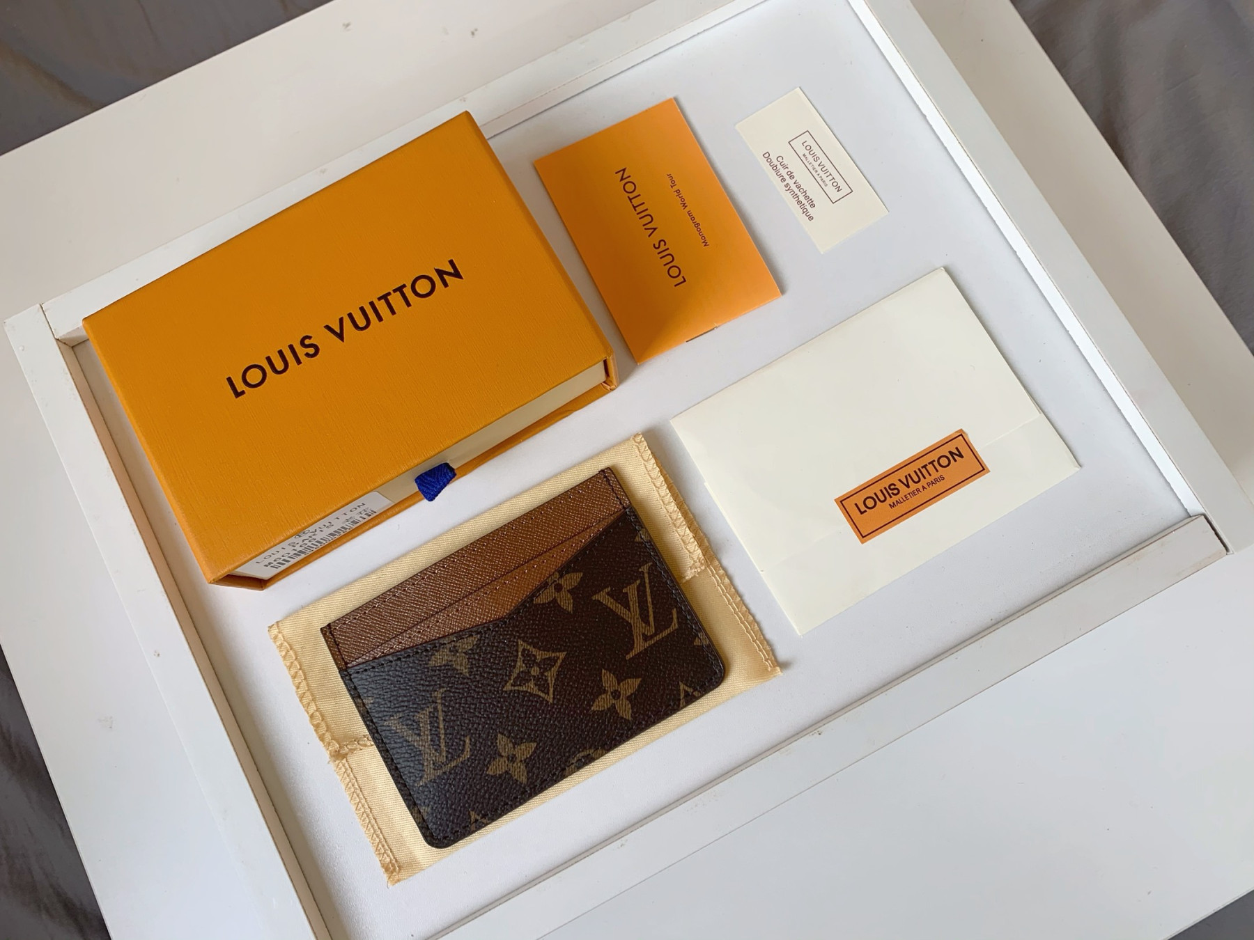 L0vis Vvtt0n LV Card Holder  8x11CM