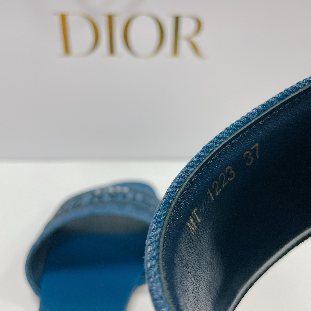 UA D10r Dway Slide