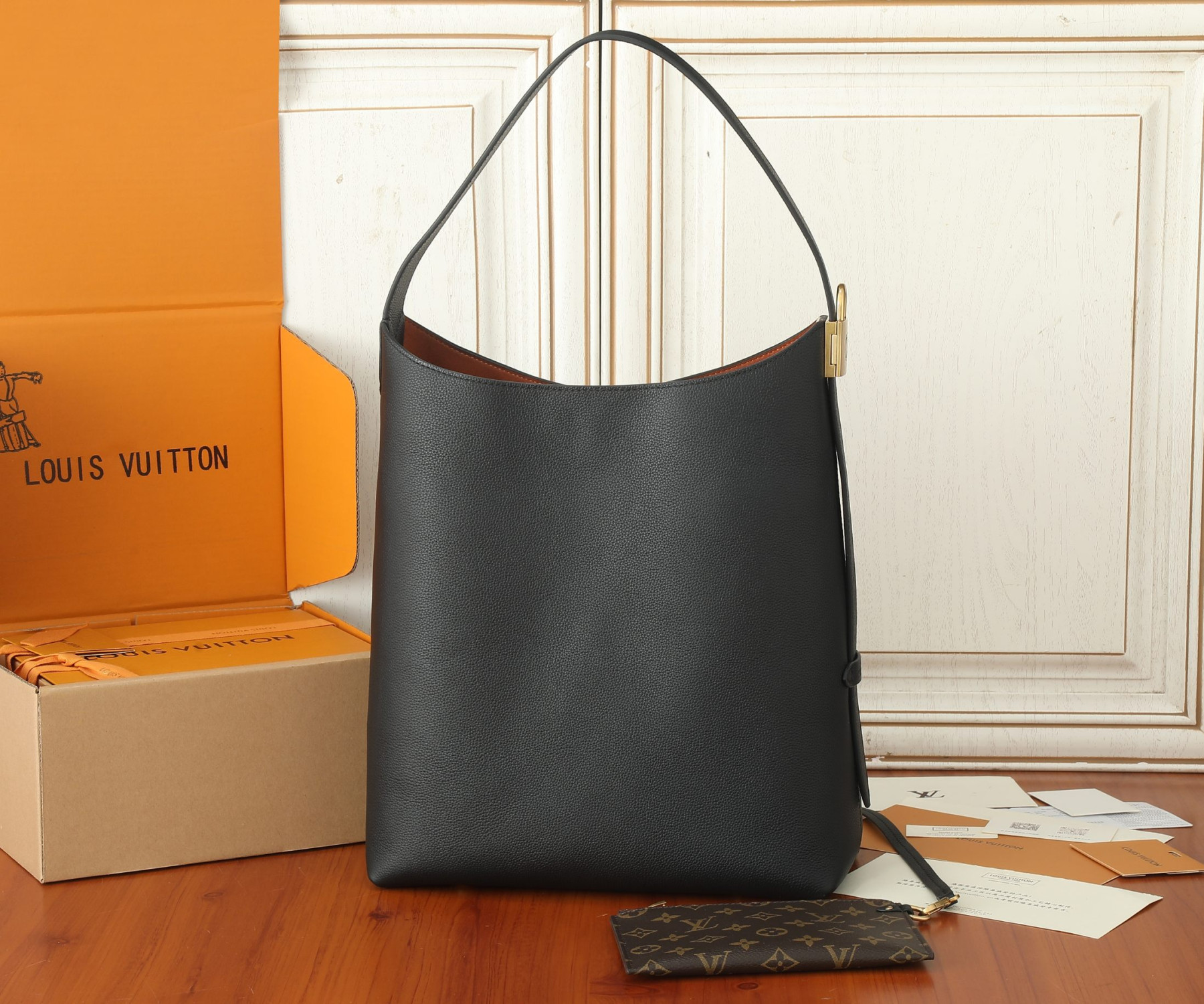 LV Low Key Hobo MM M24856 12.2 x 13.8 x 7.1 in