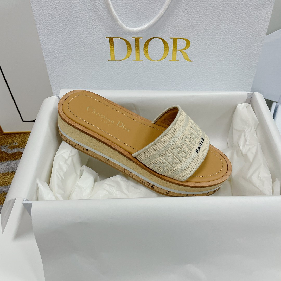 UA D10riviera Dway Platform Slide White Embroidered Cotton