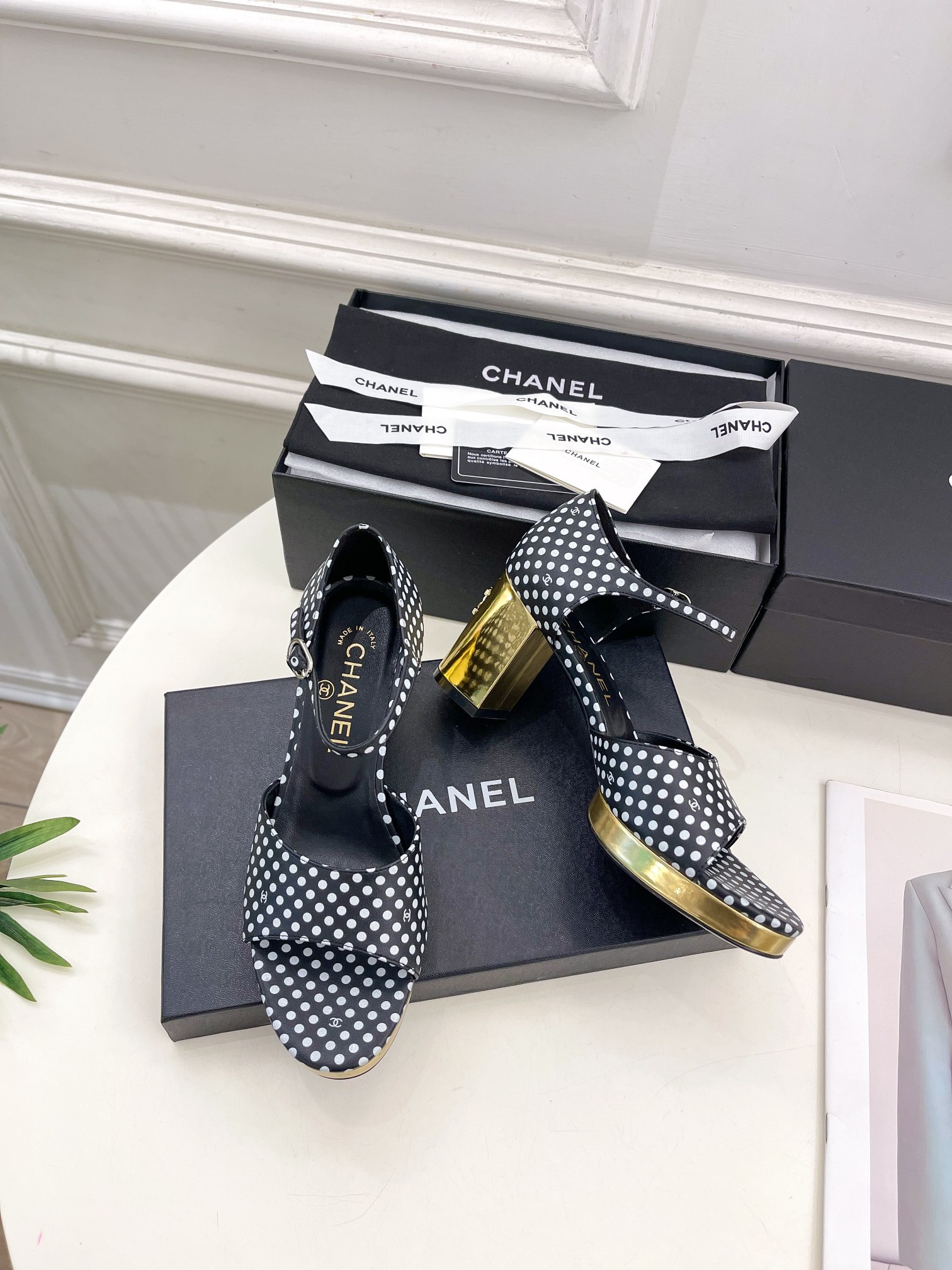UA Ch**el HEELED SANDALS