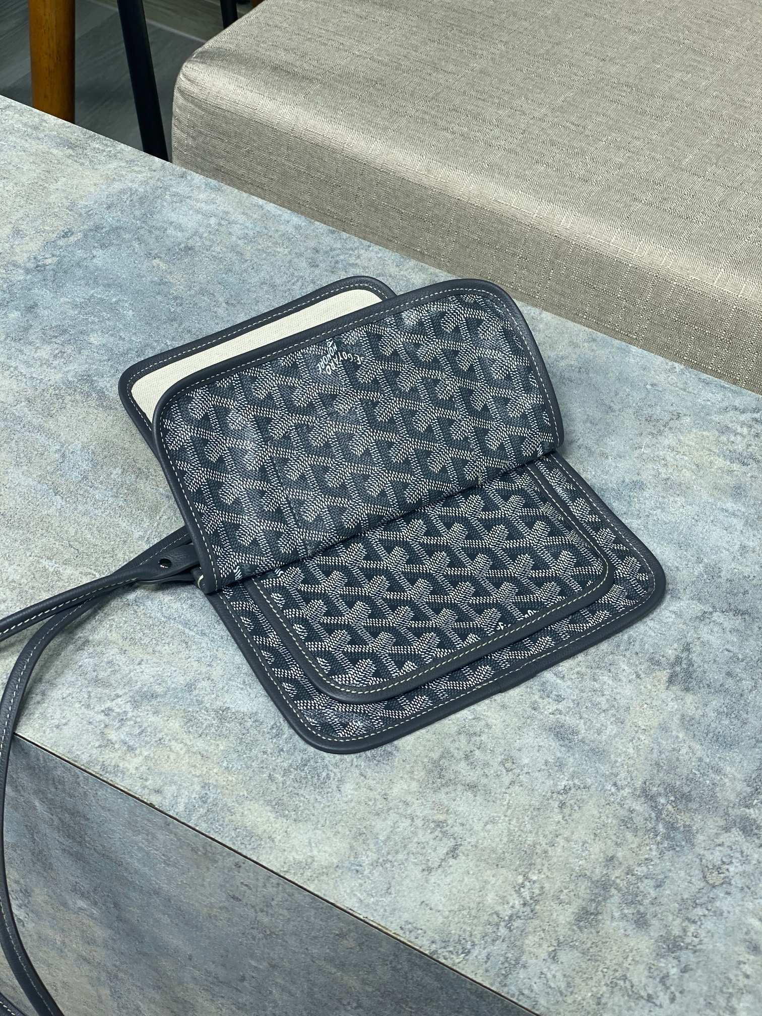 G09ard Plumet Pocket Wallet 21x14x2.5cm