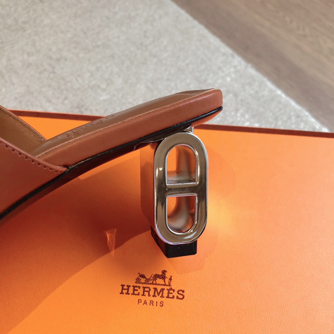 UA H**me5 Iconique 60 sandal